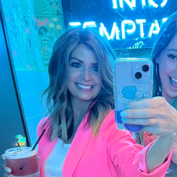 Meet your Posher, Joleyne - Picture 2 of 2